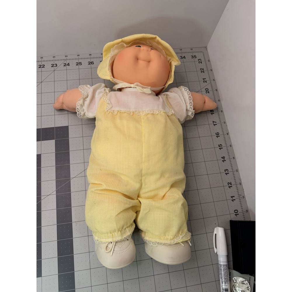 Vintage 1985 Cabbage Patch Kids Preemie Coleco - OK Factory - Blue Sig - Yellow - Picture 3 of 5